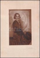 cca 1925 Hável fotószalon aláírással, pecséttel jelzett vintage fotója, 18,5x11,6 cm, karton 30x20,5 cm