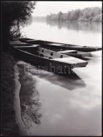 1982 Kabáczy Szilárd (1930-2004) székesfehérvári fotóriporter és fotóművész hagyatékából, 2 db pecsé...