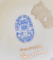 Zsolnay virág mintás áttört kaspó. Kézzel festett, jelzett (Halász Istvánné),hibátlan (apró mázreped...