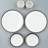 Két személyes régi porcelán reggeliző készlet. Kézzel festett, jelzés nélkül, kopásokkal