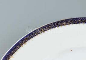 Két személyes régi porcelán reggeliző készlet. Kézzel festett, jelzés nélkül, kopásokkal