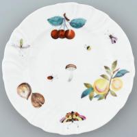 Herendi süteményes tányér, kézzel festett, kopott, 1898-1899, d: 18,5cm, jelzett:
(Per laborem ad h...