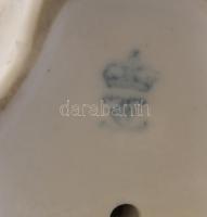 2 db antik figura, kézzel festett porcelán, egyik jelzett, kopott, sérült, restaurált, m: 6 és 17 cm