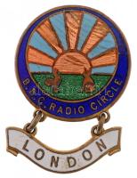 Nagy-Britannia ~1935. BBC Radio Circle London zománcozott Br jelvény (31x21mm) T:2 zománchiba Great Britain ~1935. BBC Radio Circle London enamelled Br badge (31x21mm) C:XF enamel error