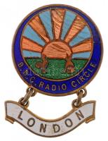 Nagy-Britannia ~1935. "BBC Radio Circle London" zománcozott Br jelvény (31x21mm) T:2 zománchiba Great Britain ~1935. "BBC Radio Circle London" enamelled Br badge (31x21mm) C:XF enamel error