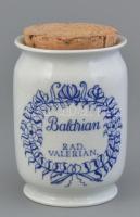 Porcelán gyógyszertári tartóedény Baldrian (Macskagyökér) felirattal, parafadugóval, matricás, jelzett, mázrepedésekkel, m: 11,5 cm