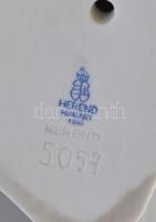 Herendi Turul szobor. Fehér mázas, jelzett (1940) 
 sérüléssel. m: 20 cm, h: 24 cm