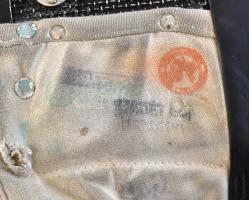 Magyar gyártmányú vívósisak, kopásnyomokkal, kissé foltos, sérült béléssel