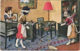 1930 Macskák takarítás közben / Cats cleaning. O.G.Z.-L. 324/1626. (EB)