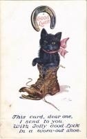 This card, dear one, I send to you. With Jolly Good Luck in a worn-out shoe. Cat / Szerencsehozó macska. W 944