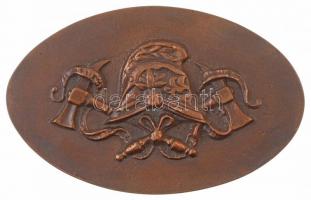 ~1970. "Tűzoltó" ovális alakú Br emlékplakett (133x84mm) T:1-,2