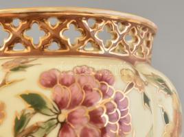 Zsolnay áttört kaspó. Kézzel festett, jelzett (Halász Imréné), hibátlan d: 11 cm, m: 10 cm