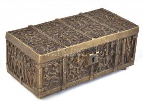 Bronz doboz, mitológiai jelenetekkel, nem nyílik, 19x9,5x8cm