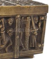 Bronz doboz, mitológiai jelenetekkel, nem nyílik, 19x9,5x8cm