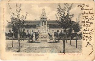 1901 Esztergom, Szentháromság szobor, Városháza. Kardos Dezső kiadása (b)