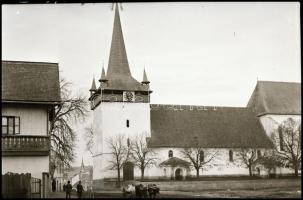 cca 1940-1950 Beszterce, Dés, Kolozsvár, 8 db negatív, 4,5×5,5 cm