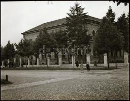 cca 1940-1950 Kassai részletek, 9 db fotónegatív, 4,5×5,5 cm