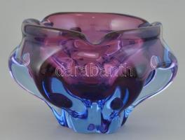 Bohemia dekoratív nagyméretű hamutál. Formába öntött, anyagában színezett üveg, matricával jelzett, minimális kopással, d: 15 cm, m: 10,5 cm