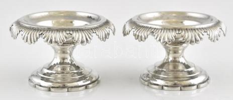 Ezüst(Ag) Fűszertartó pár, Pest, Giergl Alajos, 1860as évek eleje. Vésett A.S. monogrammal. Jelzett. nettó: 108g, m: 4cm, d: 6,5cm