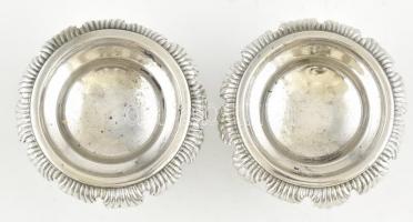 Ezüst(Ag) Fűszertartó pár, Pest, Giergl Alajos, 1860as évek eleje. Vésett A.S. monogrammal. Jelzett....