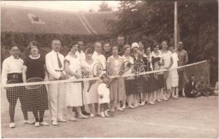 Sarkad, teniszezők, teniszpálya. Gedő E. photo