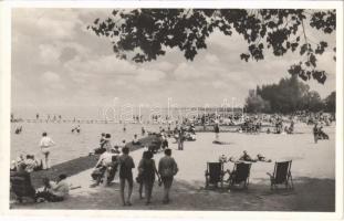 1937 Siófok, Strand, fürdőzők. Foto Nagy Leica felvétele