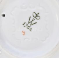 Wallendorf porcelán puttó cicával, kézzel festett, jelzett, kis kopásnyomokkal, m: 13 cm