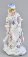 Hölgy virágos ruhában, porcelán figura, részben kézzel festett, jelzés nélkül, m: 19,5 cm
