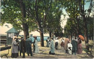 1914 Balatonfüred, Balaton partján, sétány. Kurzweil Frigyes kiadása (fa)
