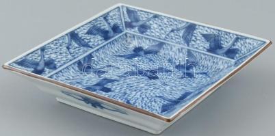 Japán darumadaras porcelán tálka, levonóképes, jelzett, hibátlan, 14,5×14,5 cm