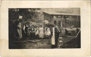 1913 Fiume, Rijeka (?); őzsütés a ház udvarán / roasting a roe in the garden of a villa, photo (EK)