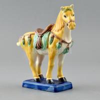Kínai mázas kerámia ló, kézzel festett, kis kopásnyomokkal, m: 15 cm