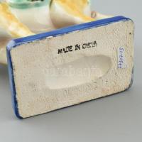 Kínai mázas kerámia ló, kézzel festett, kis kopásnyomokkal, m: 15 cm