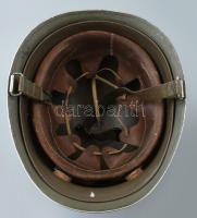 cca 1970-1980 Amerikai M1 után mintázott osztrák M58 katonai sisak, belsővel és párnázattal, a belső...