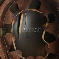 cca 1970-1980 Amerikai M1 után mintázott osztrák M58 katonai sisak, belsővel és párnázattal, a belső...