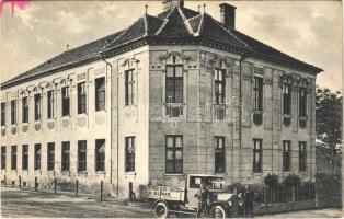 Tótmegyer, Slovensky Meder, Palárikovo; Slovenska Ludova Skola, Sklad piva / Szlovák elemi iskola, előtte K. Blaha sörraktárának teherautója / school, beer warehouse truck (fl)