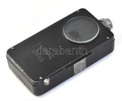 Pertrix No. 679 L német II. világháborús fém zseblámpa, övre akasztható, elem nélkül, kis kopásnyomokkal, korához képest jó állapotban, 12x7x3 cm