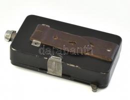 Pertrix No. 679 L német II. világháborús fém zseblámpa, övre akasztható, elem nélkül, kis kopásnyomo...