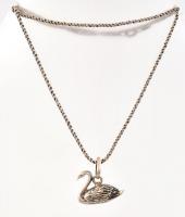 Ezüst(Ag) csavart nyaklánc, hattyús medállal, jelzett, h: 42 cm, nettó: 9,57 g