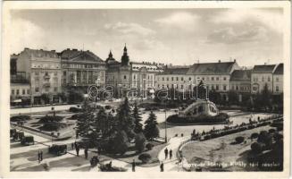 1942 Kolozsvár, Cluj; Mátyás király tér és szobor, gyógyszertár, M. Deutsch üzlete / square and statue, shops, pharmacy