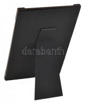 cca 1920-1940 Fiatal pár magyar népviseletben, fotó, üvegezett fa képkeretben, a kereten kis kopásny...