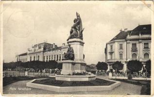 1942 Makó, Városháza, Hősök szobra, emlékmű, piac. Horváth Ferenc kiadása (EM)