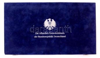 "Die offiziellen Gedenkmünzen der Bundesrepublik Deutschland" kék színben, dekoratív érmet...