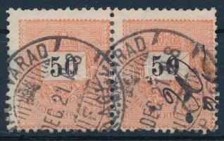 1889 50kr pár, a jobb oldali bélyeg 0 alsó része hiányzik