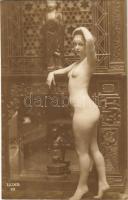 Meztelen erotikus hölgy / Erotic nude lady. Luxe 23. (non PC)