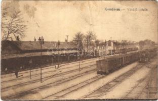 1932 Komárom, Komárnó; vasútállomás, vonatok / railway station, trains. Vasúti levelezőlapárusítás 258. (fa)
