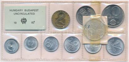 1982. 2f-10Ft (9xklf) érmés forgalmi sor fóliatokban + 1982. 20Ft Cu-Ni hozzáragasztva T:1 Adamo FO15, F10
