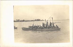 1925 Siófok, Balatoni kirándulás, csónakázás. photo