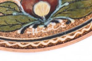 Hidi Endre (1944-): Népi, fali tányér, kerámia, hibátlan, jelzett. d: 25 cm