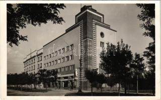 1943 Újvidék, Novi Sad; Munkáskamara. Keller és Kiss kiadása / street view, Chamber of Labor